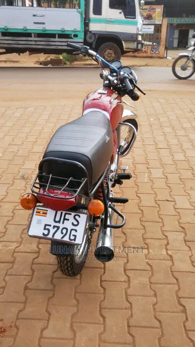Bajaj Boxer 125 2023 Red