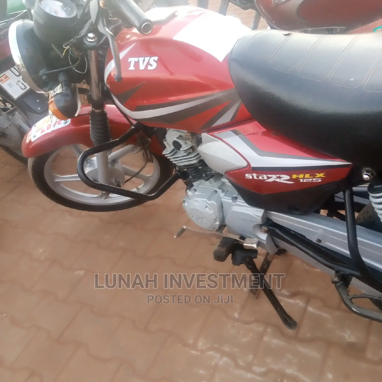 TVS HLX 125 2021 Red