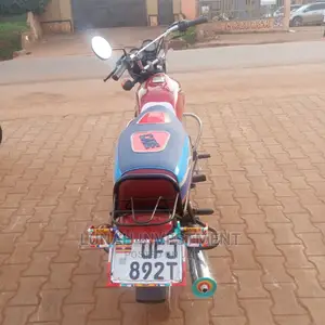 Bajaj Boxer 100 2022 Red