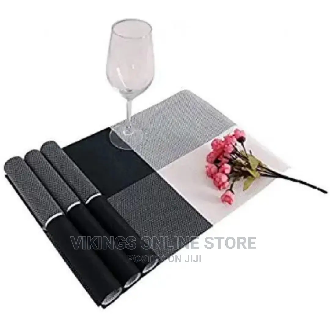 6 Pieces of Placemats Table Mats With a Runner – Black