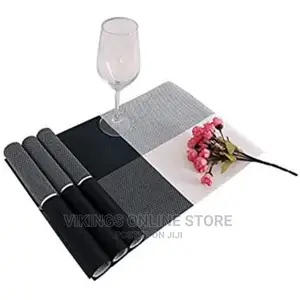 6 Pieces of Placemats Table Mats With a Runner – Black