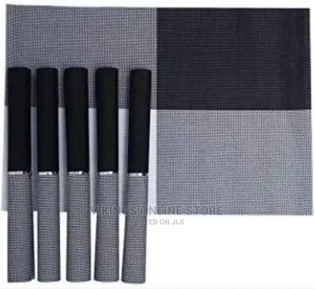 6 Pieces of Placemats Table Mats With a Runner – Black