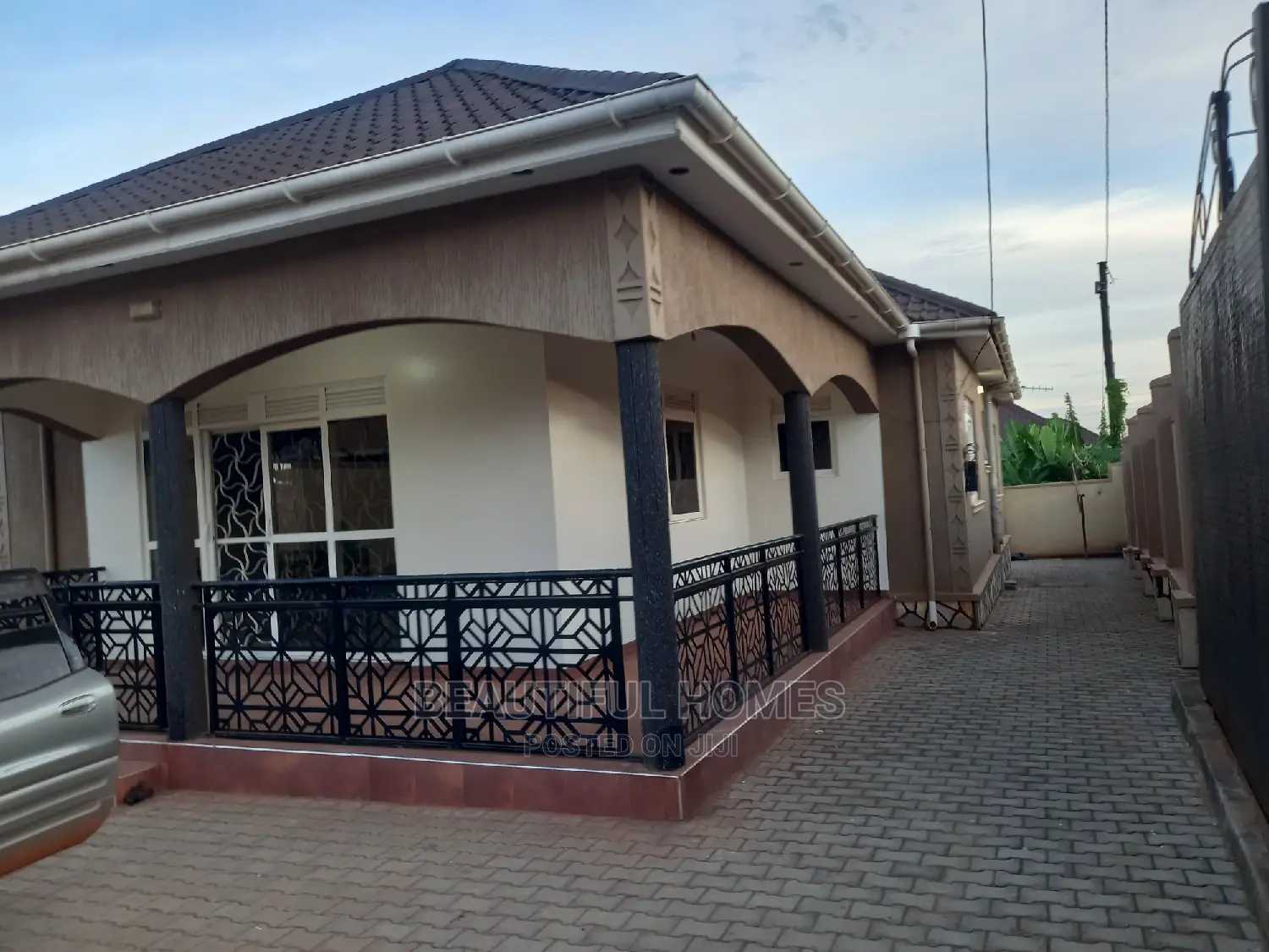 Furnished 4bdrm House in Kira for sale
