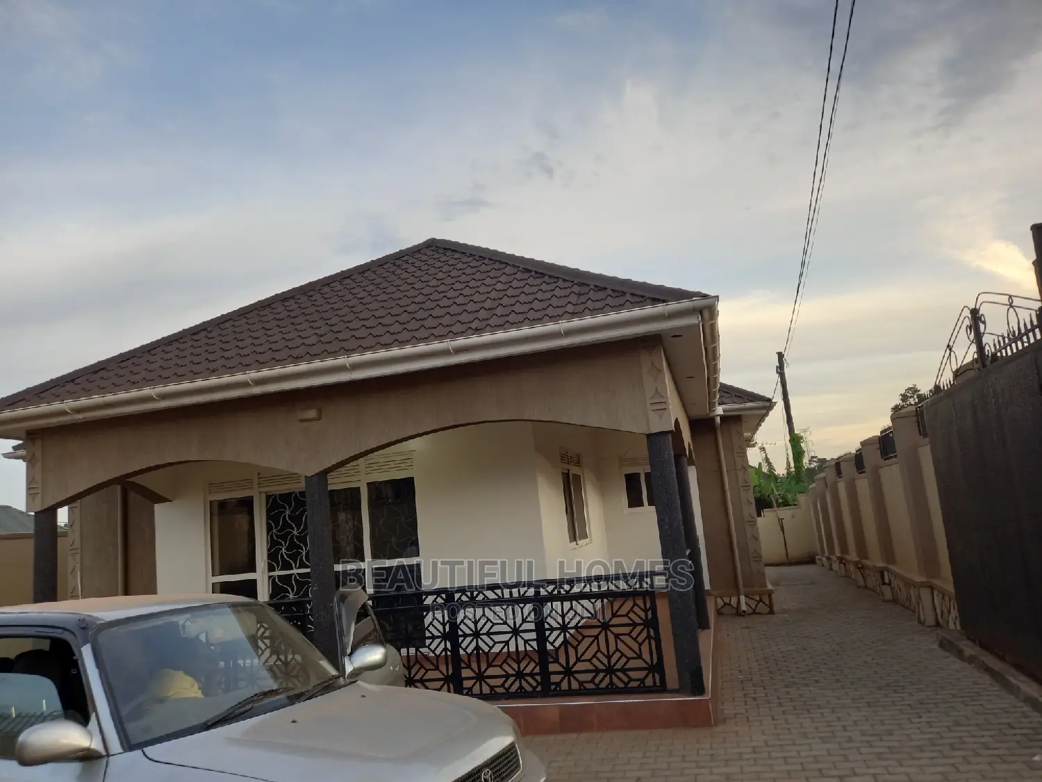 Furnished 4bdrm Bungalow in Kira for sale