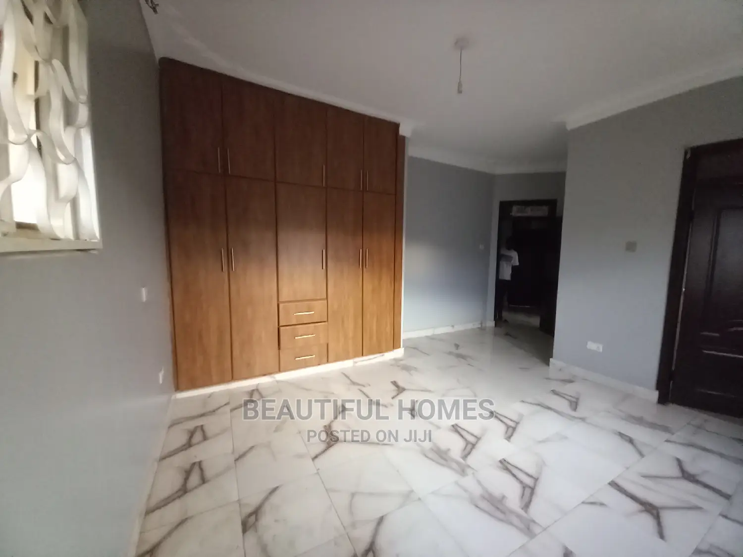 Furnished 4bdrm House in Kira for sale