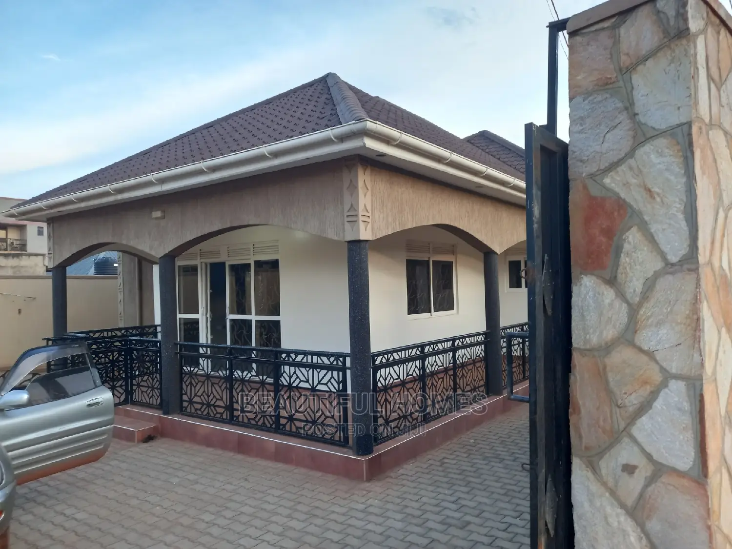 Furnished 4bdrm House in Kira for sale