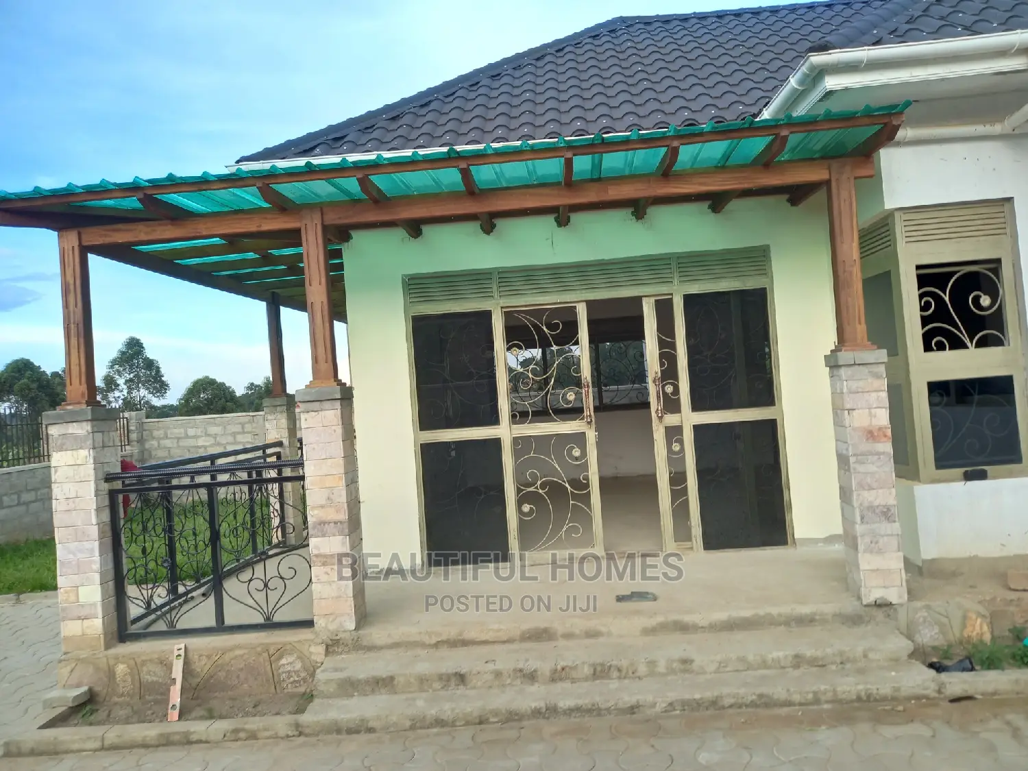 Furnished 4bdrm Bungalow in Kyaliwajjara, Central Division for sale