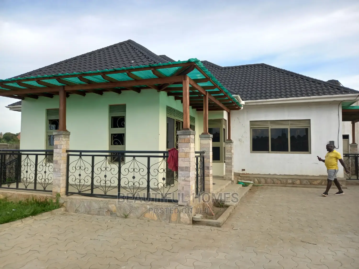 Furnished 4bdrm Bungalow in Kyaliwajjara, Central Division for sale
