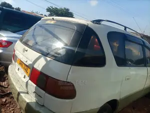 Toyota Ipsum 1998 White