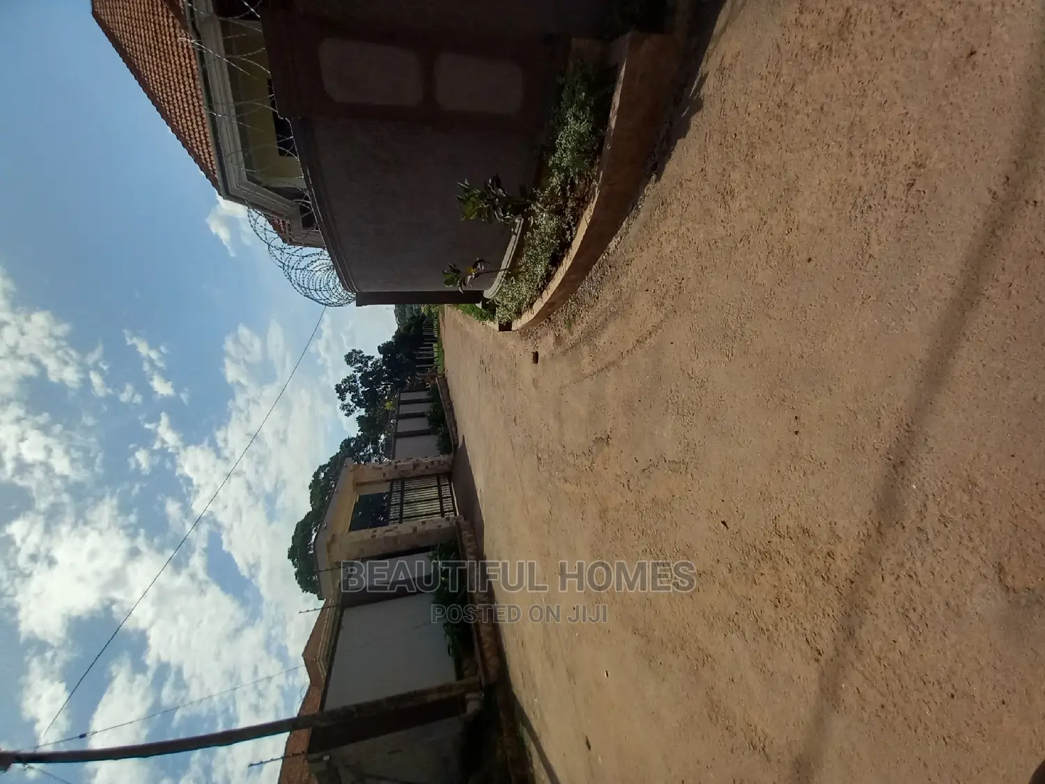 Furnished 5bdrm Duplex in Kisaasi, Central Division for sale