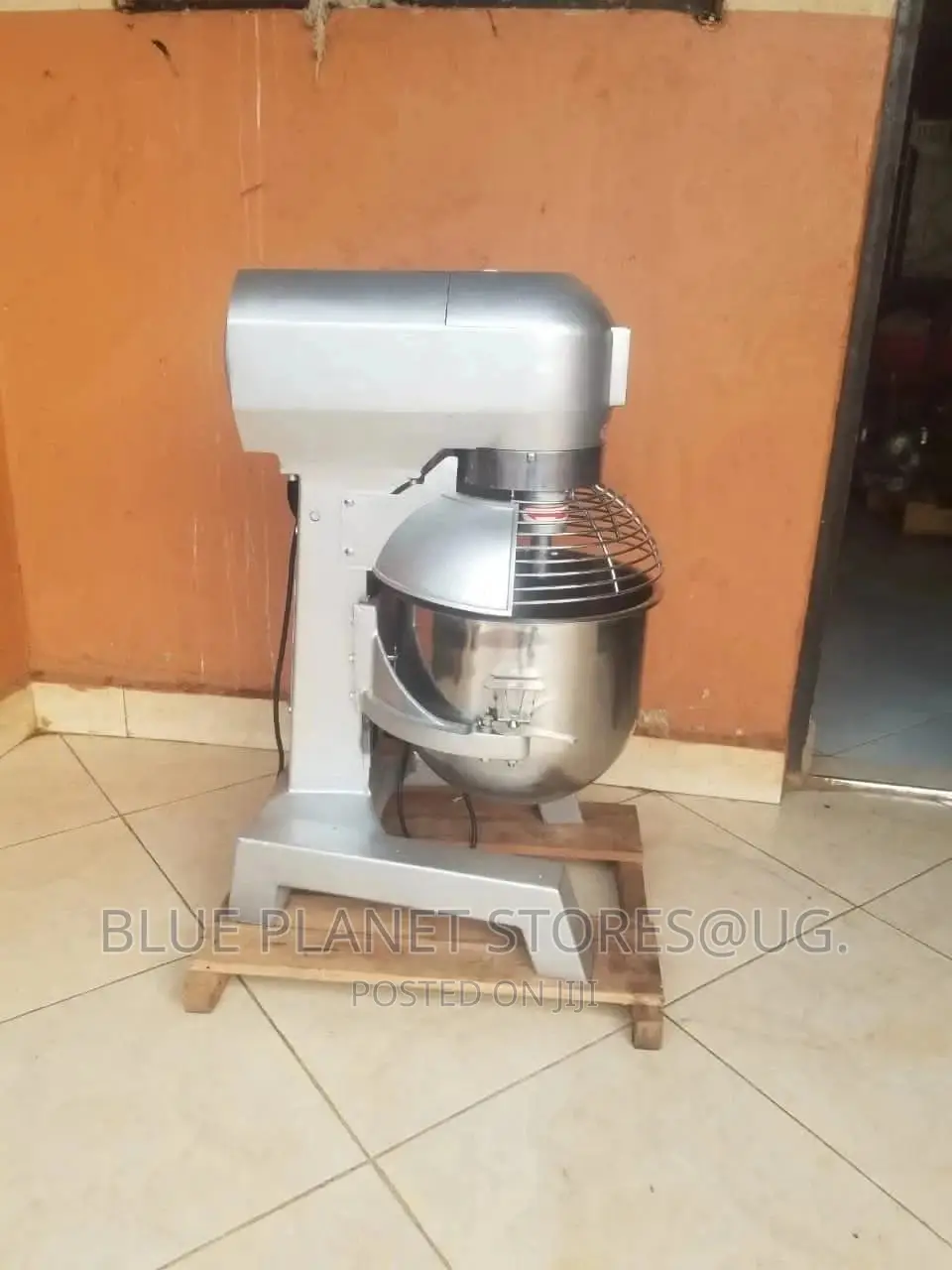 B-10 Heavy Duty 10litres Cake/Dough Stand Mixers \\ S/S Body
