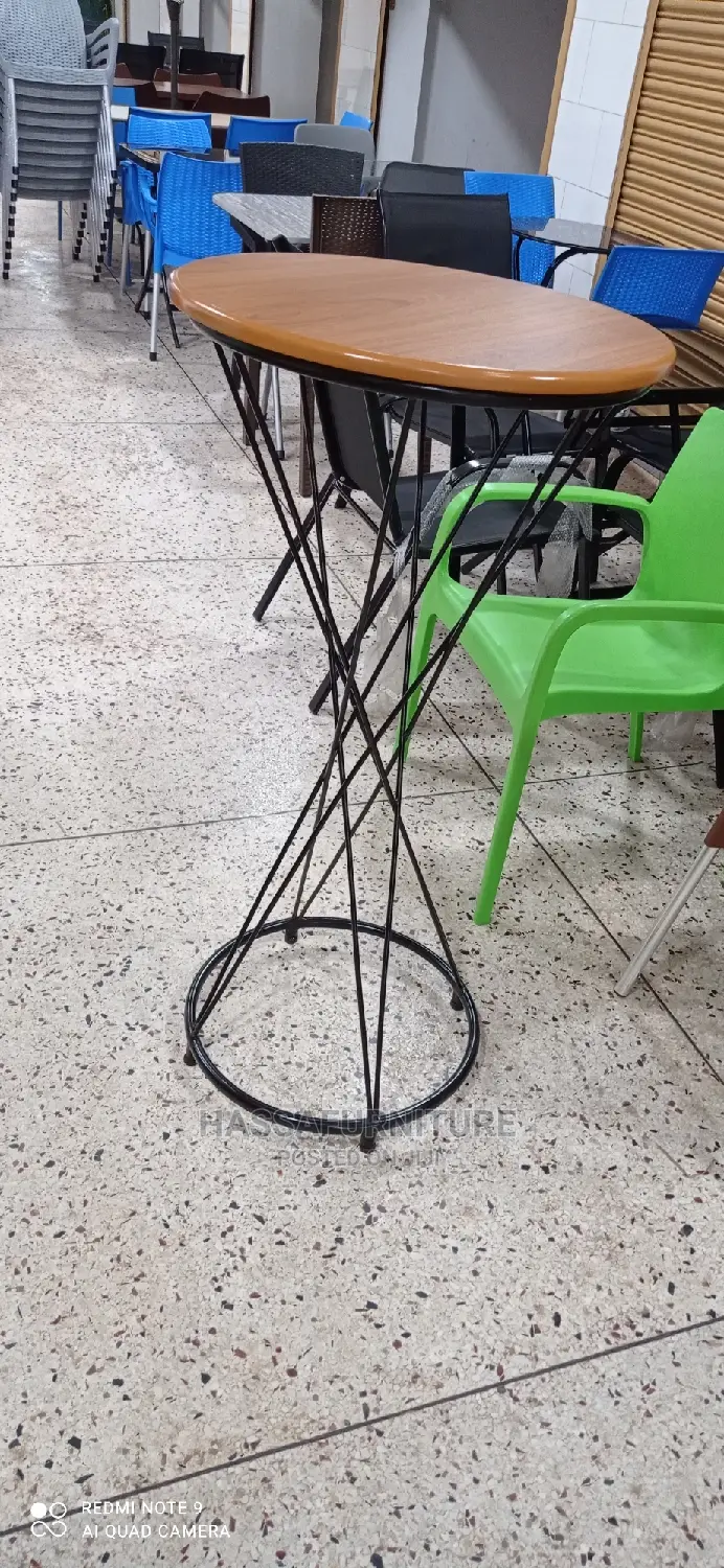 Unique Cocktail Bar Table
