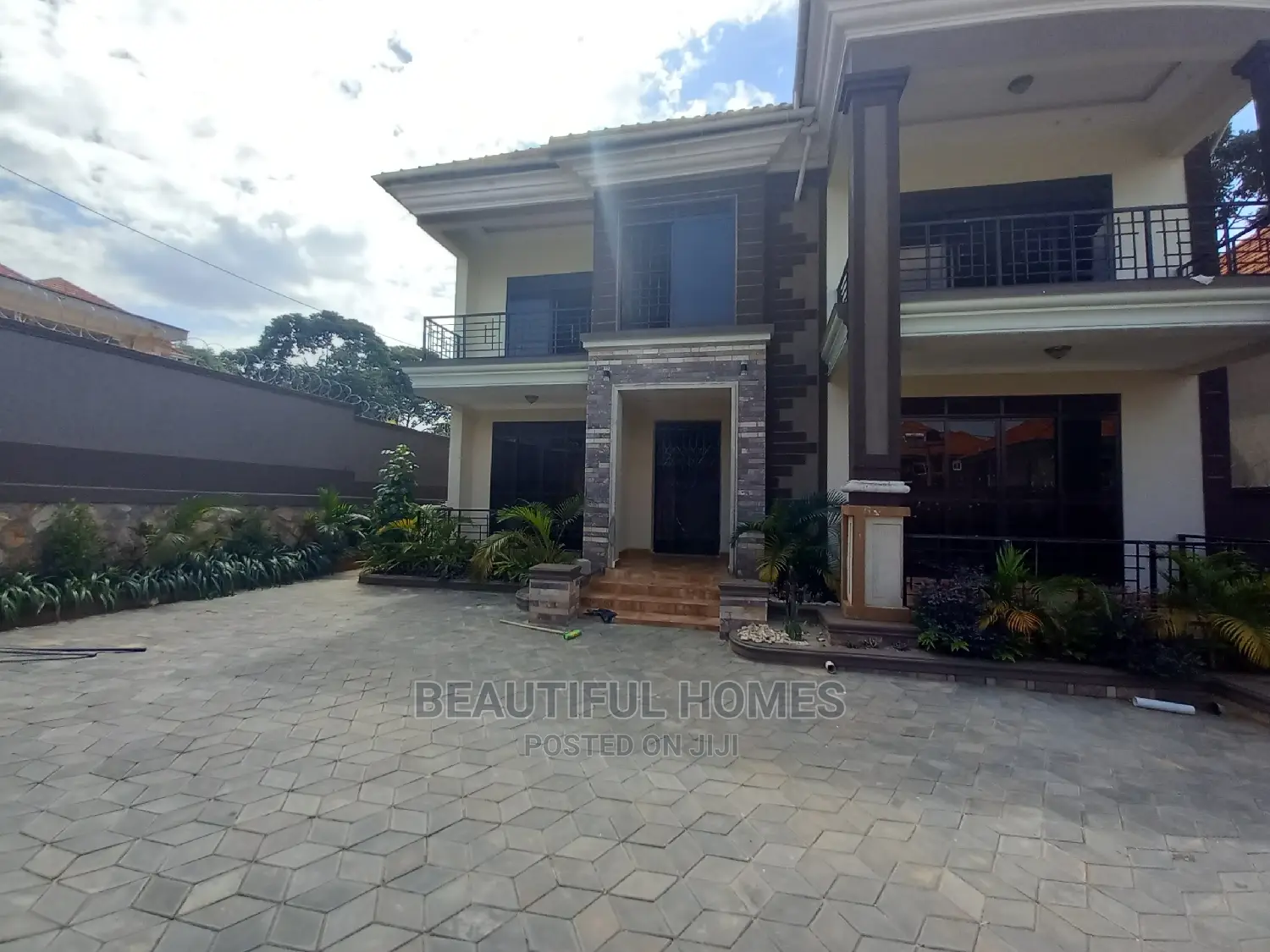 Furnished 5bdrm House in Kisaasi, Nakawa for sale