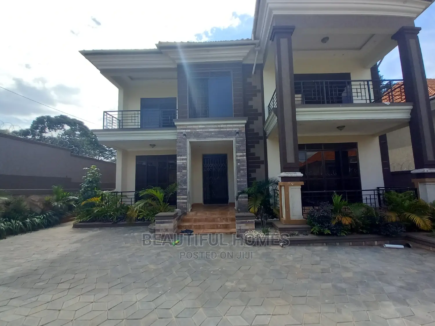 Furnished 5bdrm House in Kisaasi, Nakawa for sale