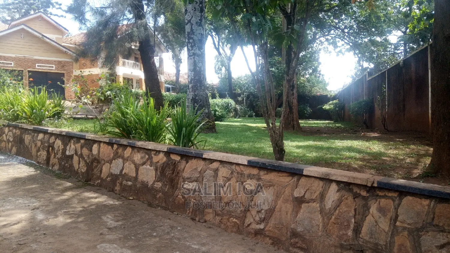 4bdrm Duplex in Kololo Property, Central Division for rent