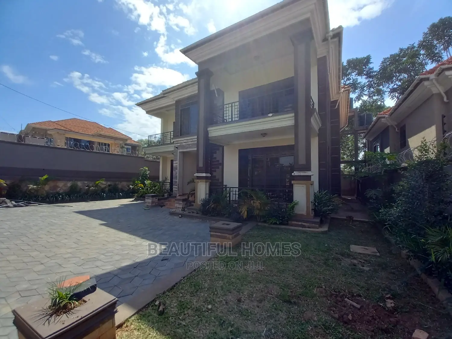 Furnished 5bdrm Mansion in Kisaasi, Nakawa for sale