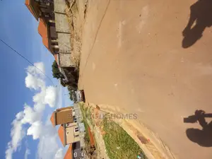 Furnished 5bdrm Duplex in Kisaasi Tarmacked, Nakawa for sale