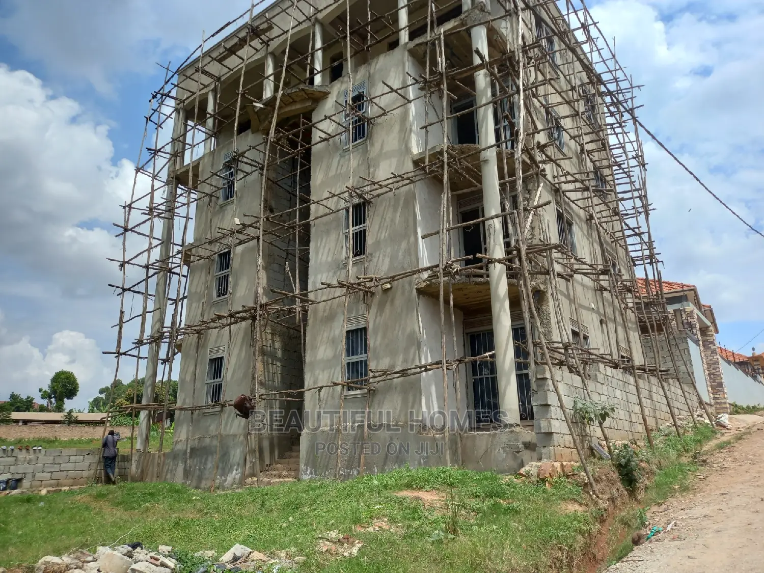 Furnished 1bdrm Block of Flats in Kira Town for sale