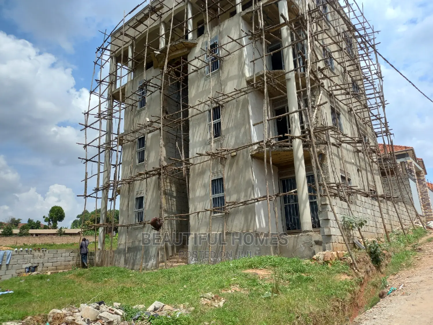 Furnished 1bdrm Block of Flats in Kira Town for sale