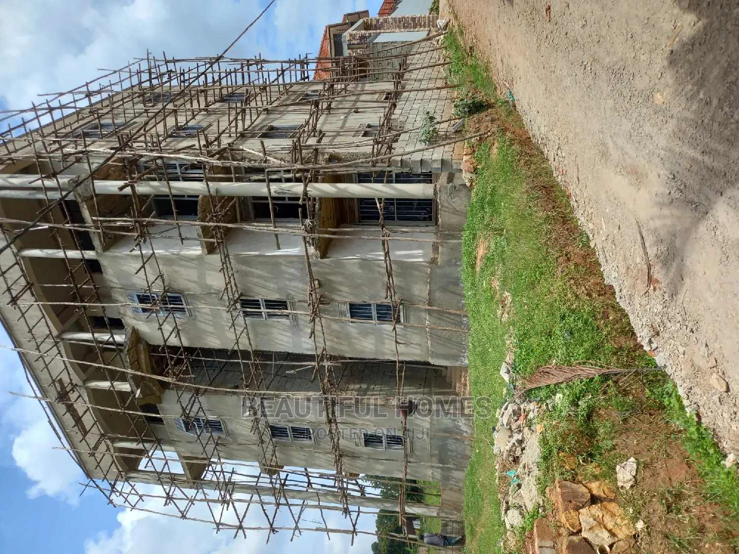 Furnished 1bdrm Apartment in Kira Posh for sale