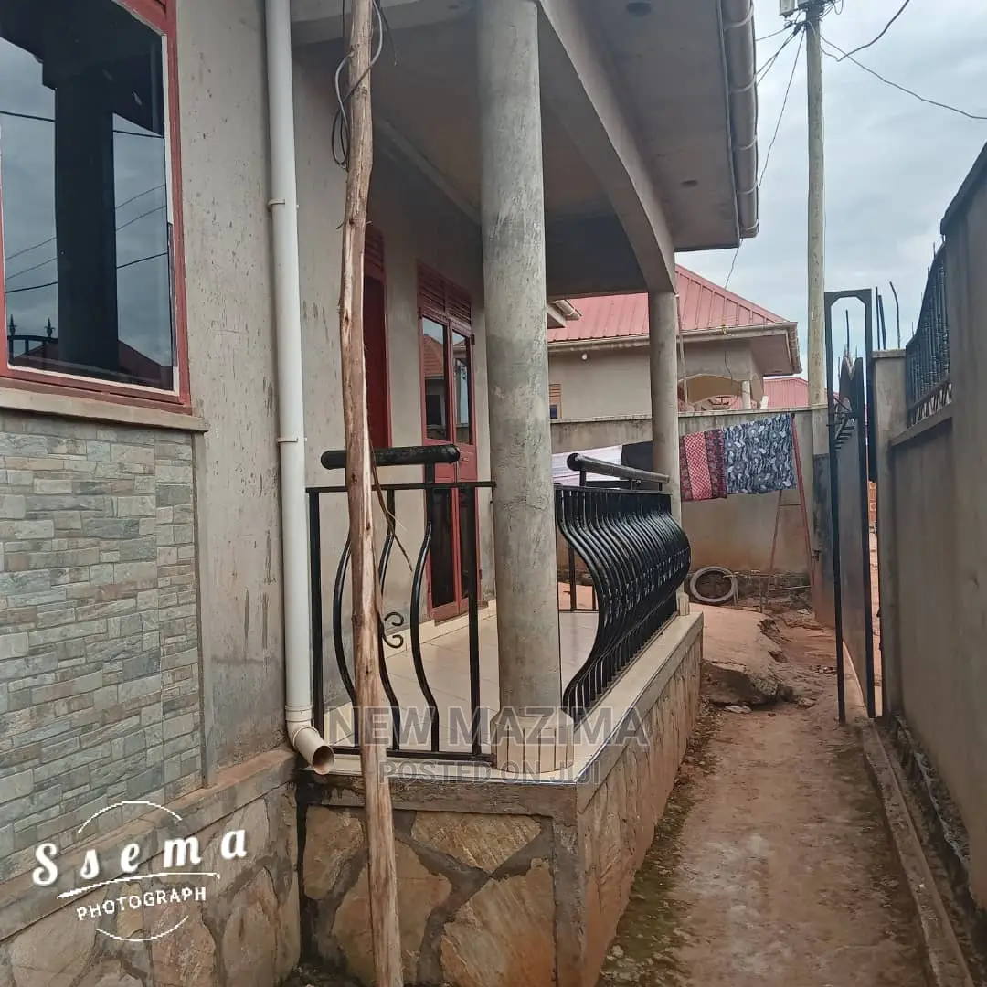 3bdrm House in Bulenga Town, Central Division for sale