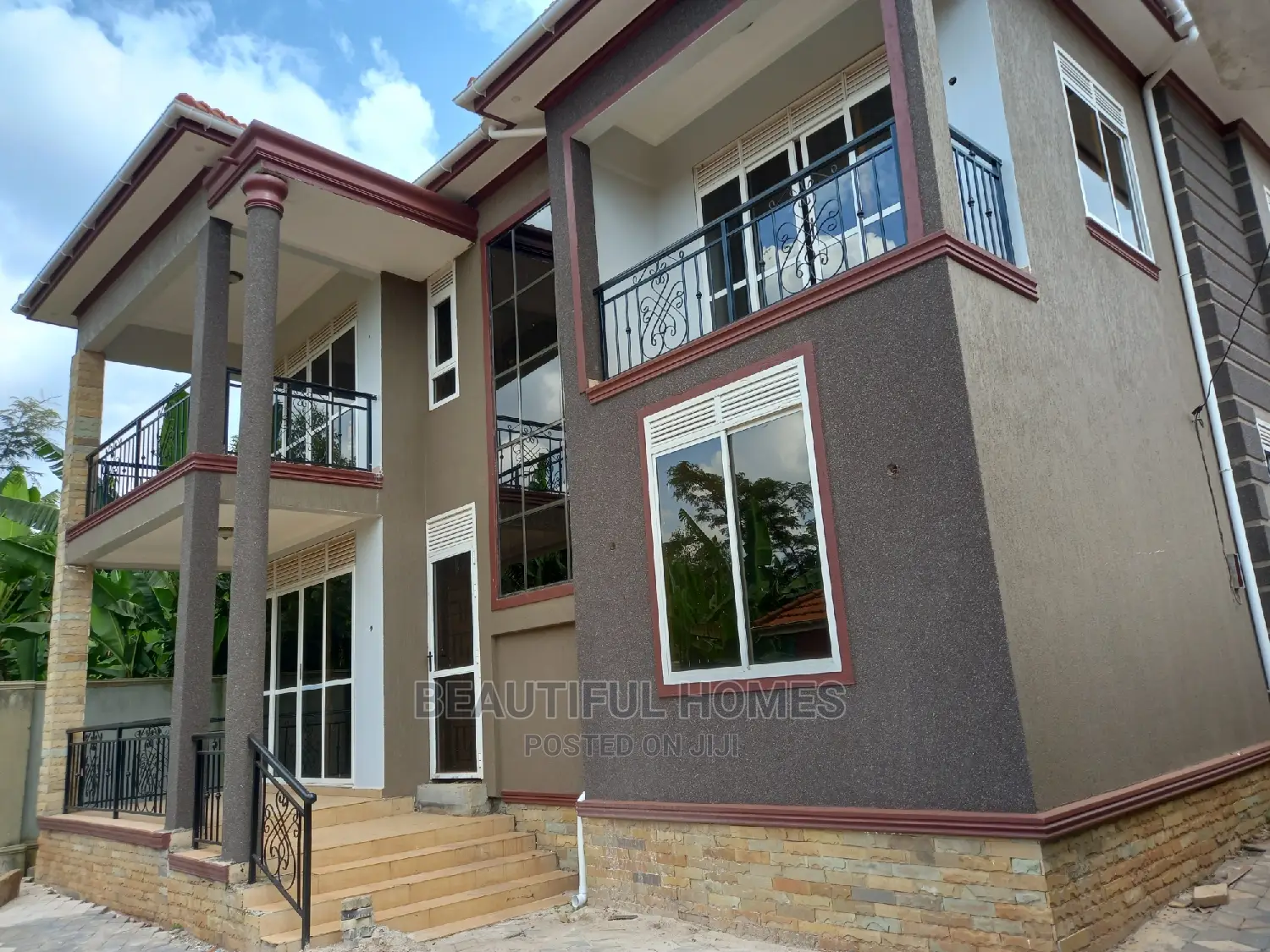 Furnished 5bdrm Duplex in Kira for sale