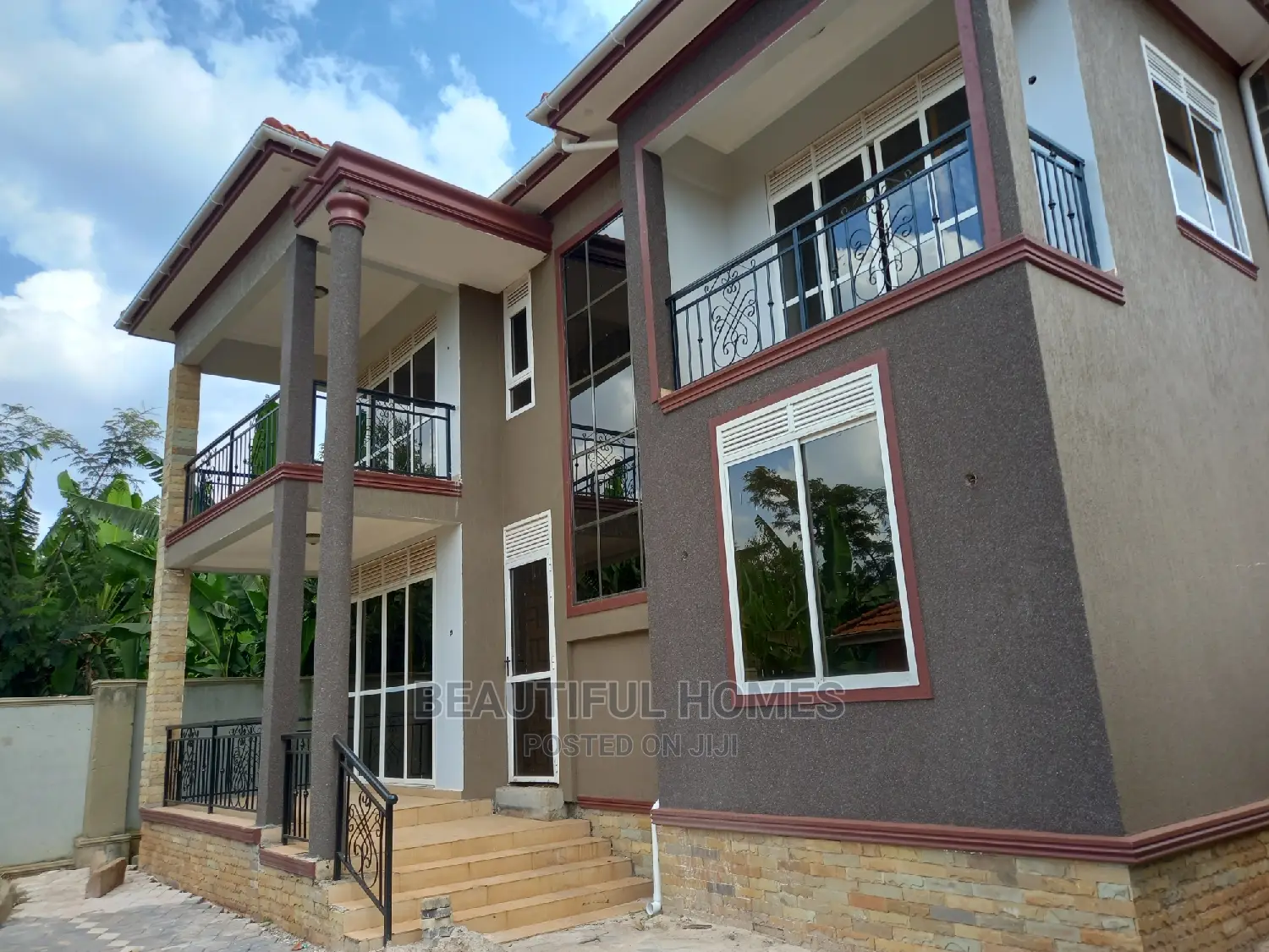 Furnished 5bdrm Duplex in Kira for sale