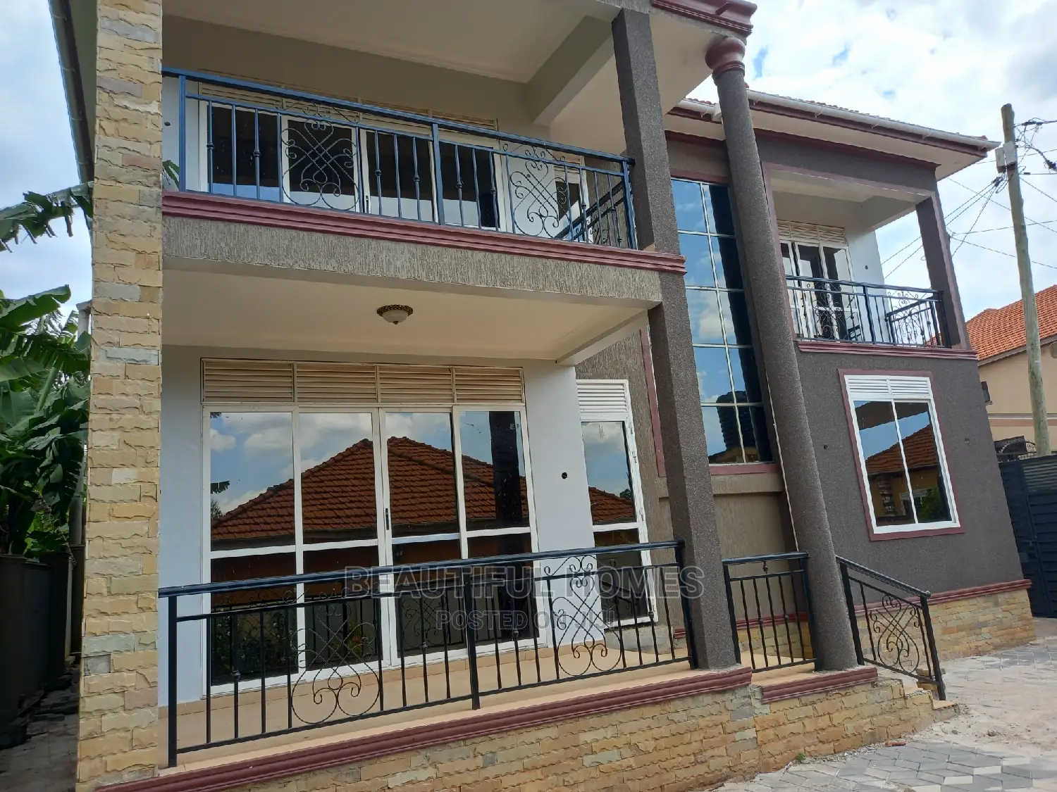 Furnished 5bdrm Mansion in Kira for sale