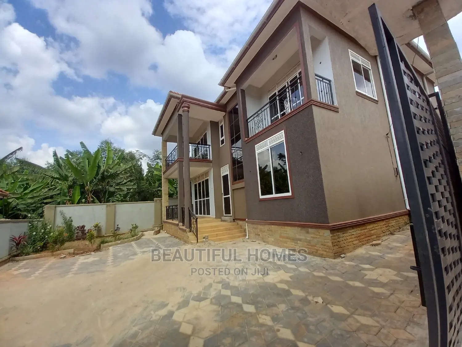 Furnished 5bdrm Mansion in Kira for sale
