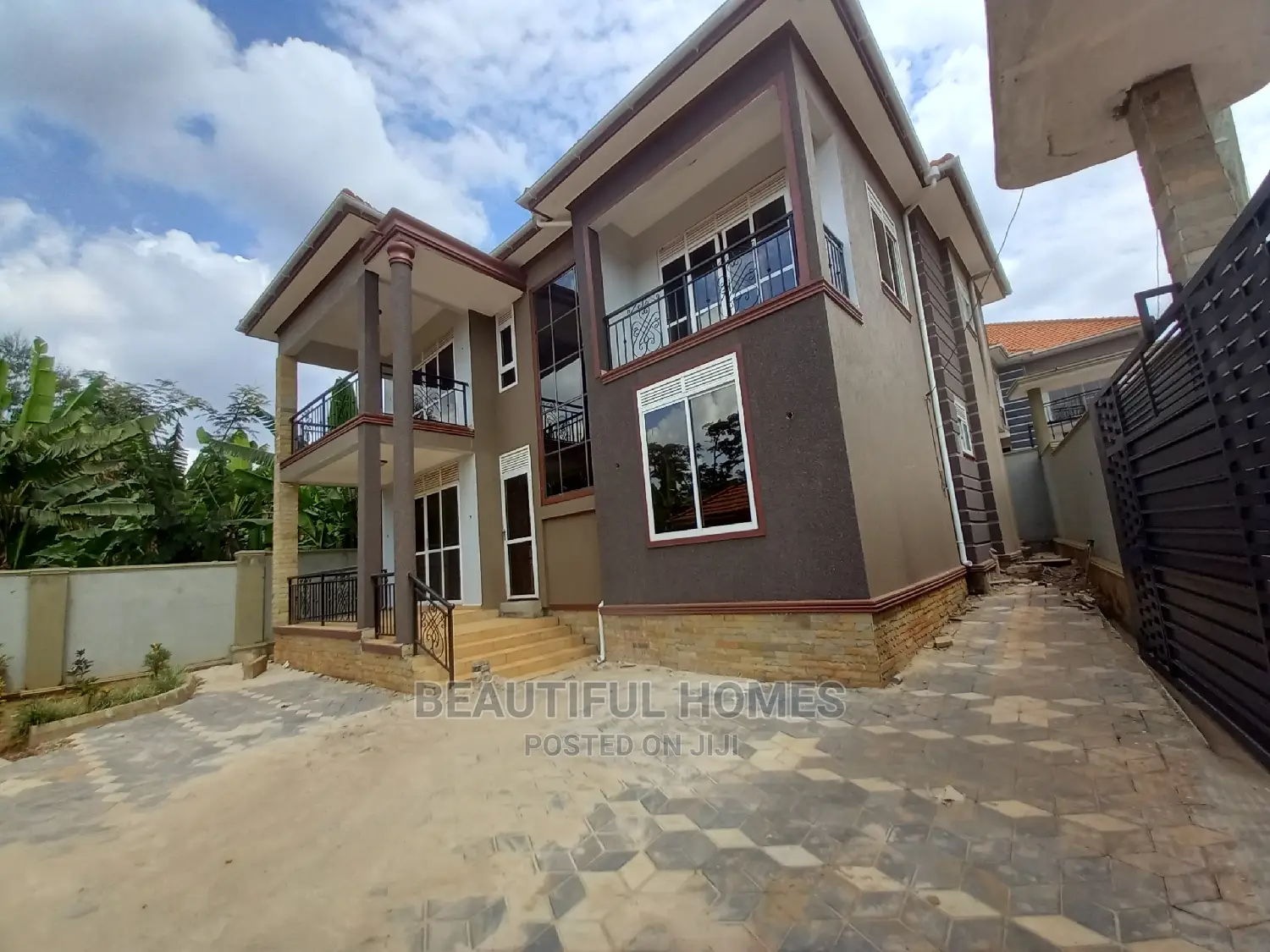 Furnished 5bdrm House in Kira All Tarmack for sale