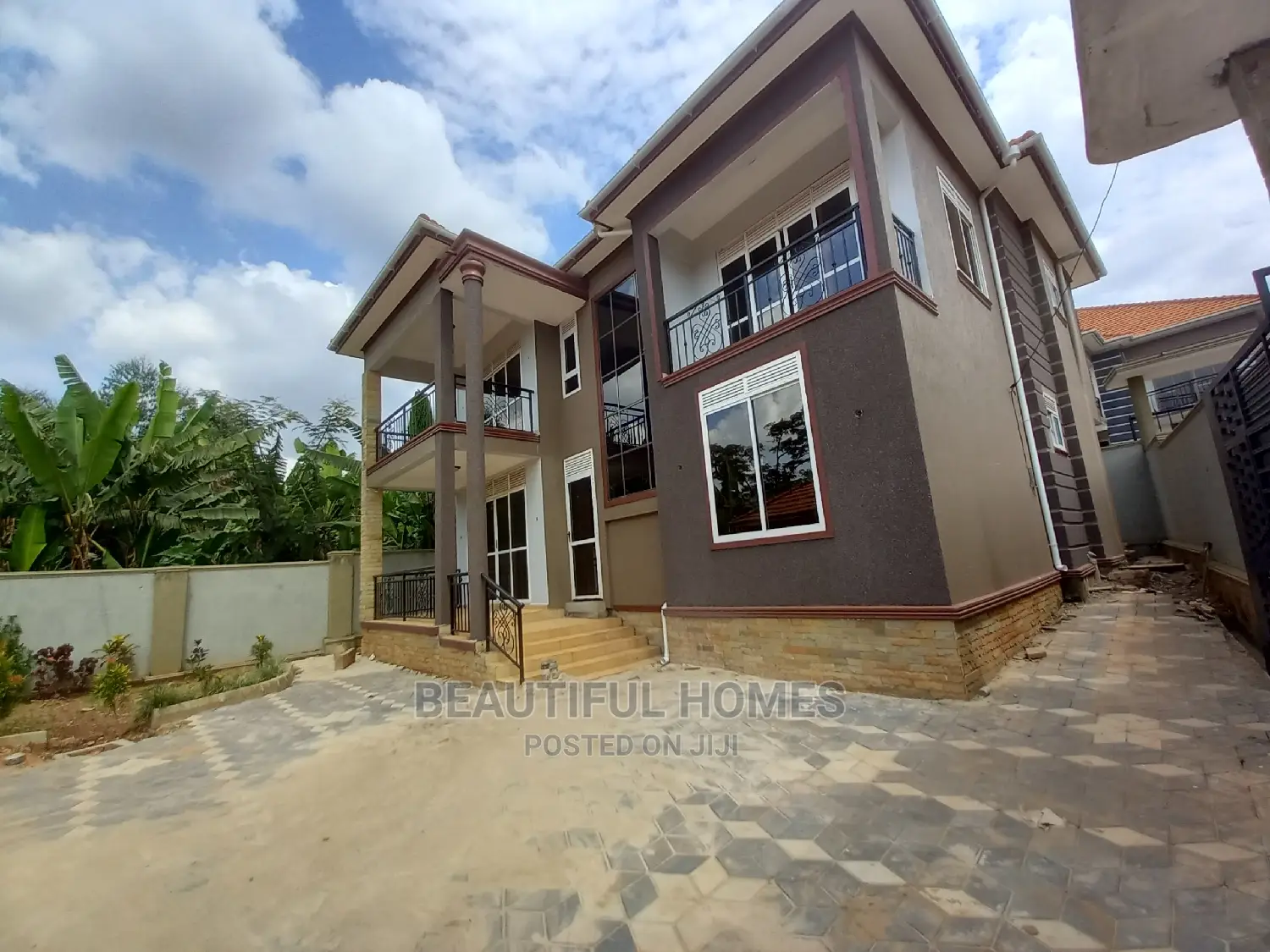 Furnished 5bdrm House in Kira All Tarmack for sale