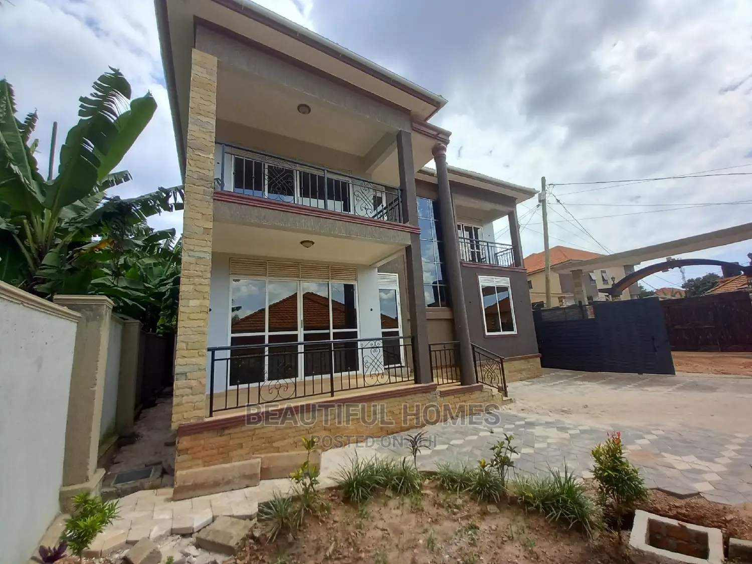 Furnished 5bdrm Mansion in Kira for sale