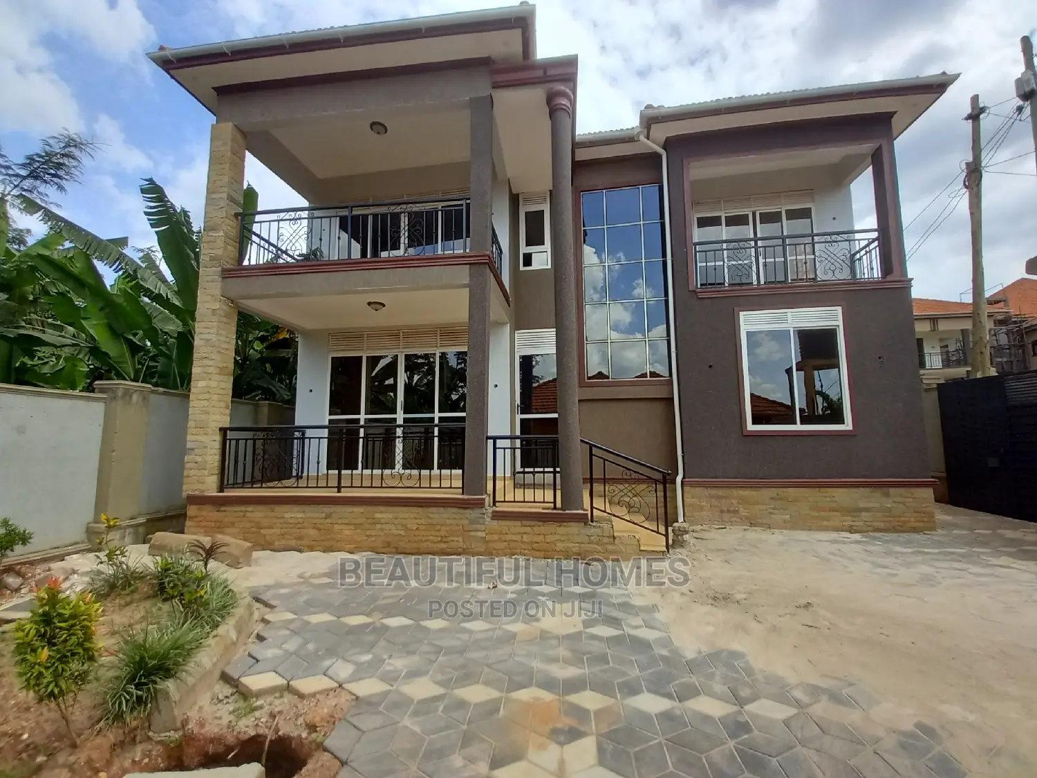 Furnished 5bdrm Mansion in Kira for sale