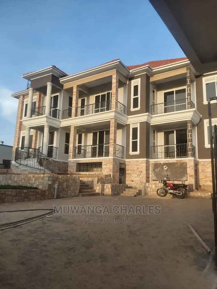 5bdrm Duplex in Fs Properties Ltd, Central Division for sale