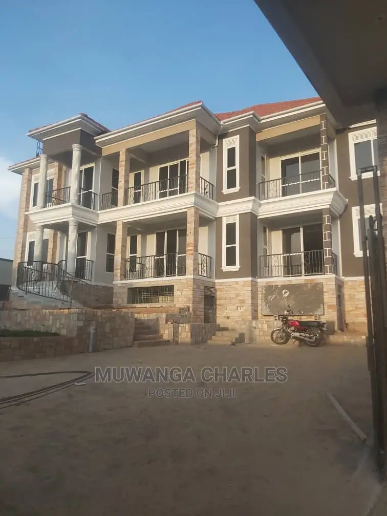 5bdrm Duplex in Fs Properties Ltd, Central Division for sale