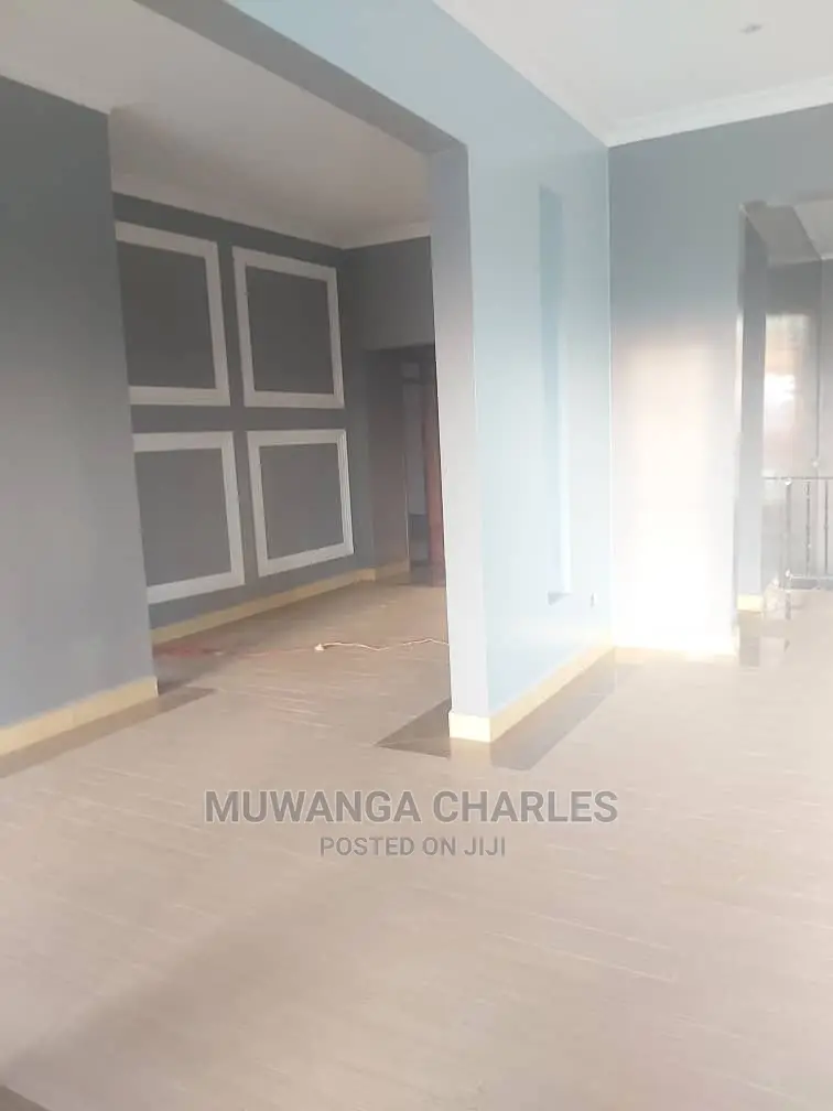 5bdrm Duplex in Fs Properties Ltd, Central Division for sale