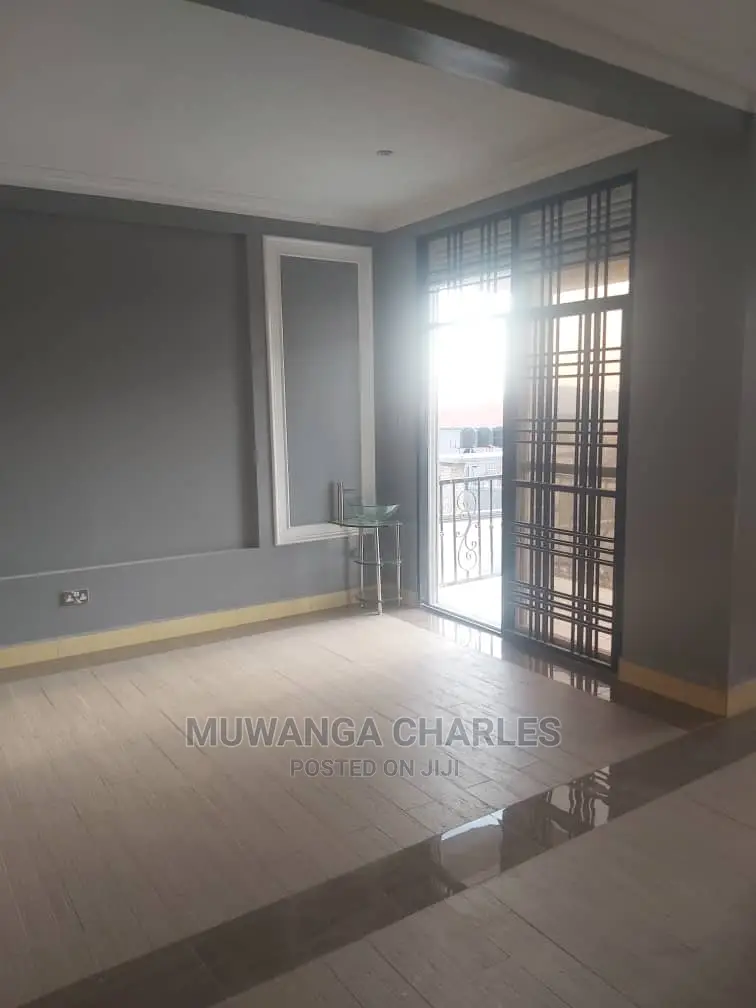 5bdrm Duplex in Fs Properties Ltd, Central Division for sale