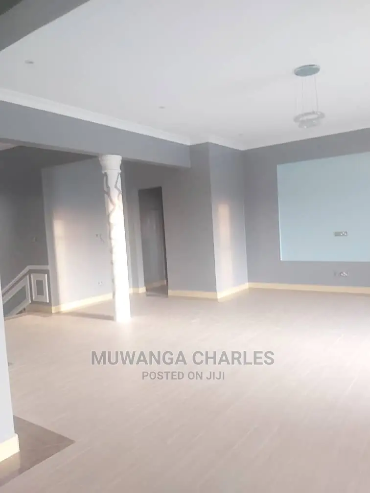 5bdrm Duplex in Fs Properties Ltd, Central Division for sale