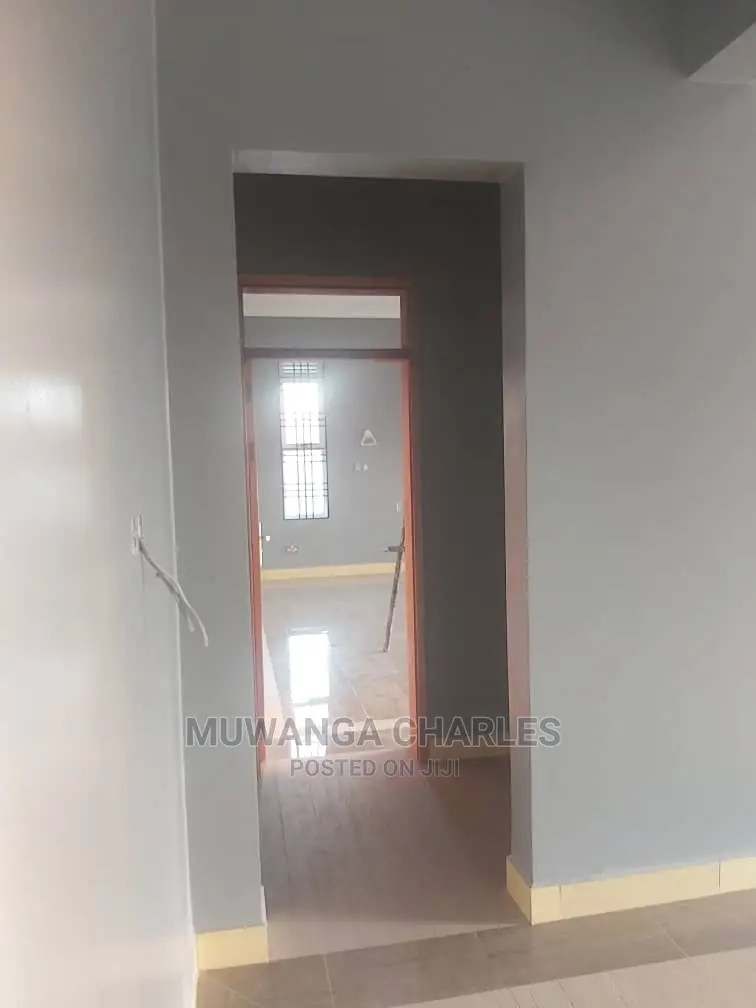 5bdrm Duplex in Fs Properties Ltd, Central Division for sale