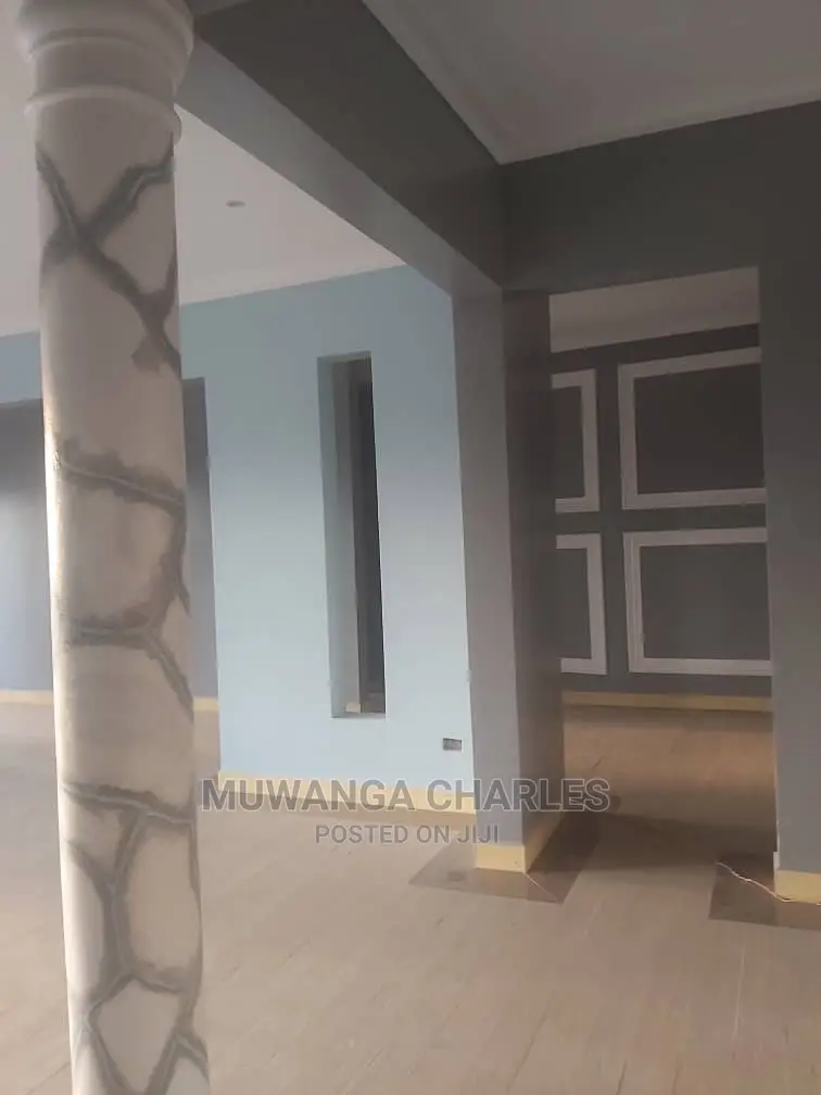 5bdrm Duplex in Fs Properties Ltd, Central Division for sale