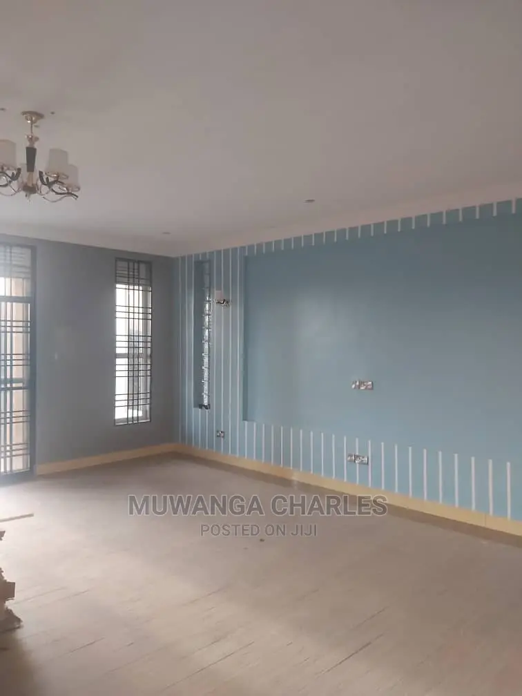 5bdrm Duplex in Fs Properties Ltd, Central Division for sale