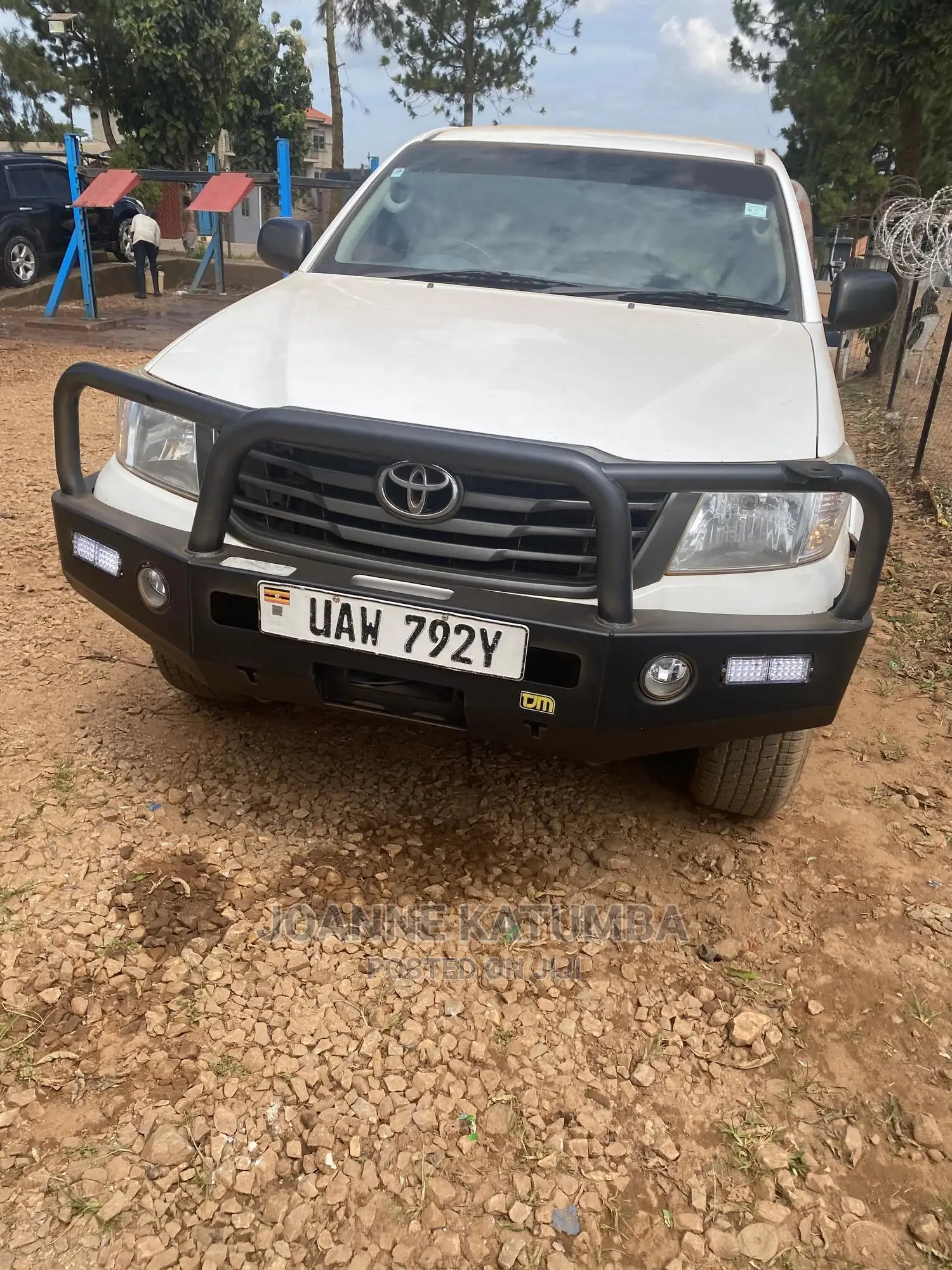 Toyota Hilux SR 4x4 2014 White