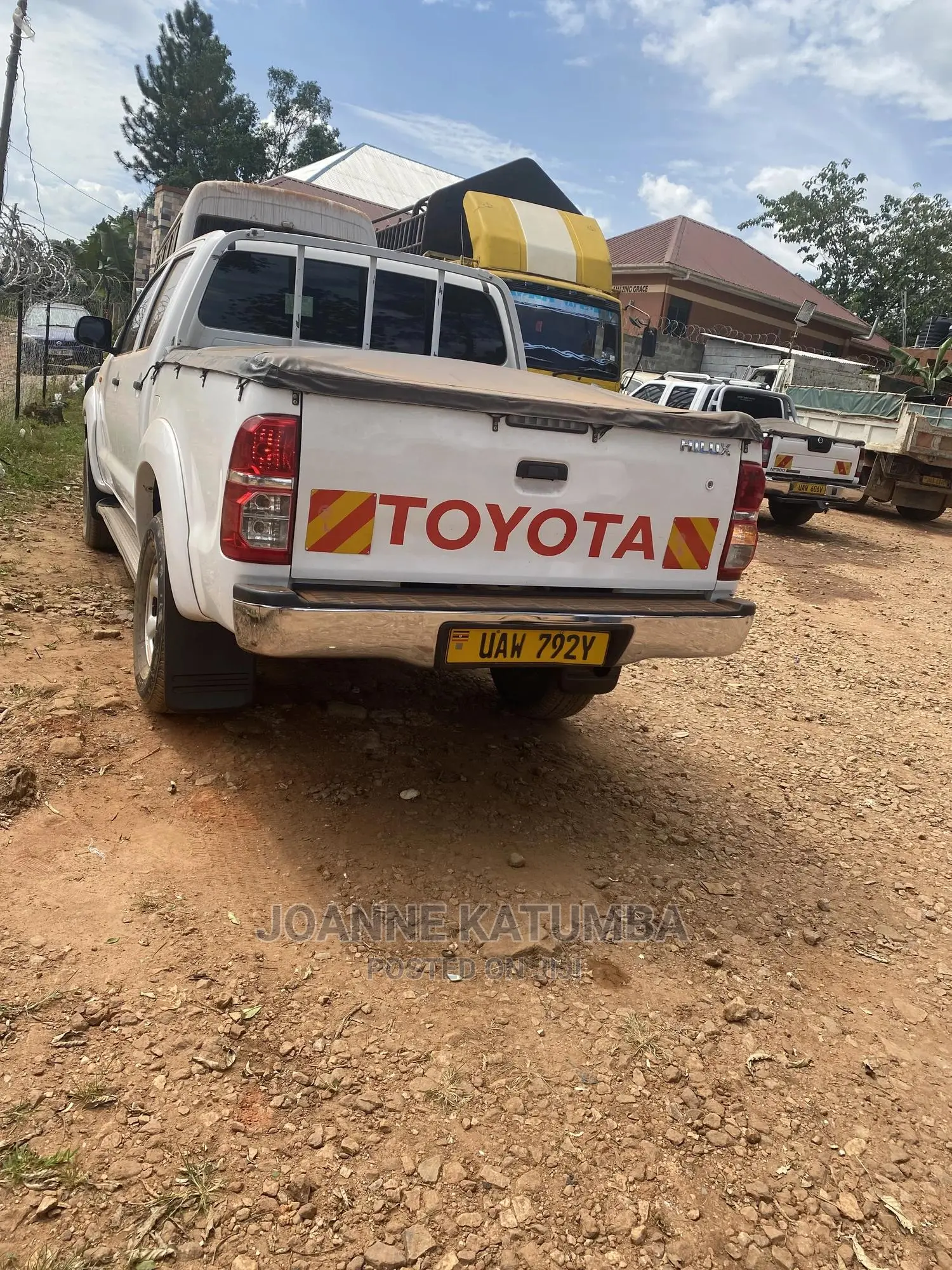Toyota Hilux SR 4x4 2014 White