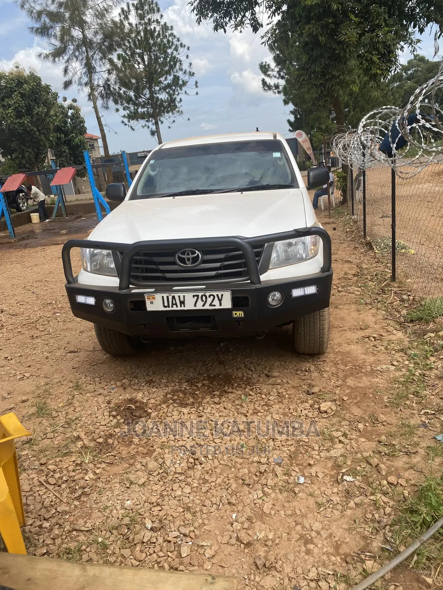 Toyota Hilux SR 4x4 2014 White