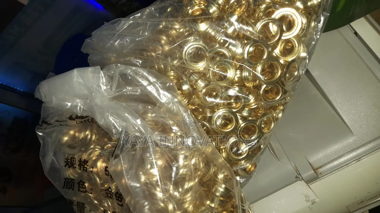 Eyelets Golden