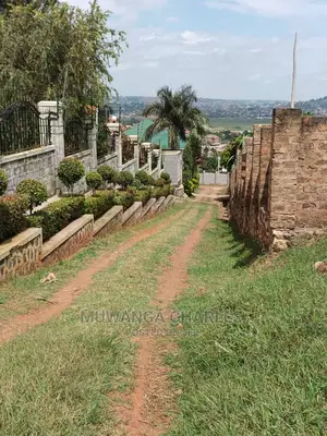 Plots in Entebbe Road on Quick Sale