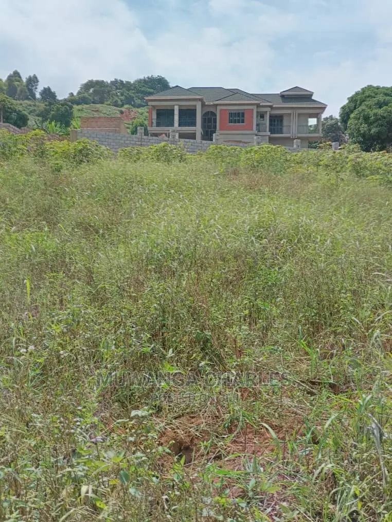 Plots in Entebbe Road on Quick Sale