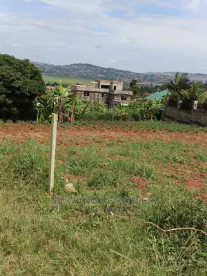 Plots in Entebbe Road on Quick Sale
