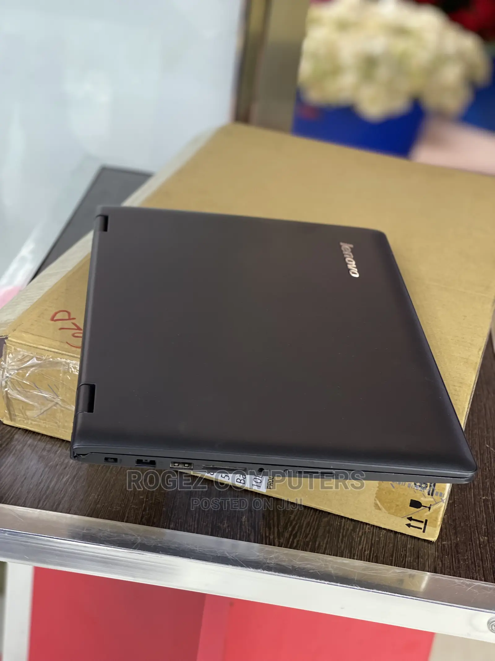 New Laptop Lenovo Yoga 330 4GB Intel Core I5 HDD 320GB