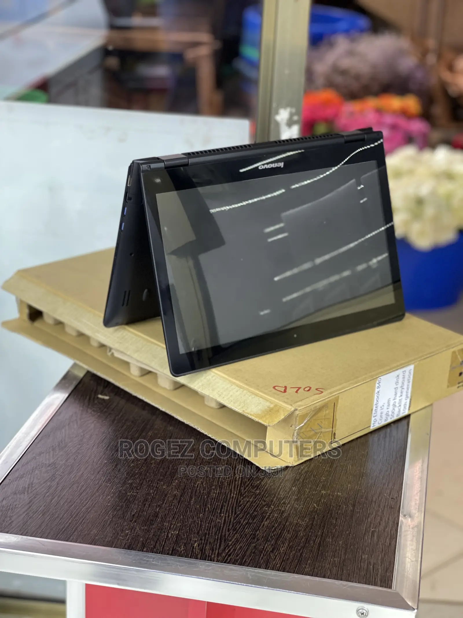New Laptop Lenovo Yoga 330 4GB Intel Core I5 HDD 320GB